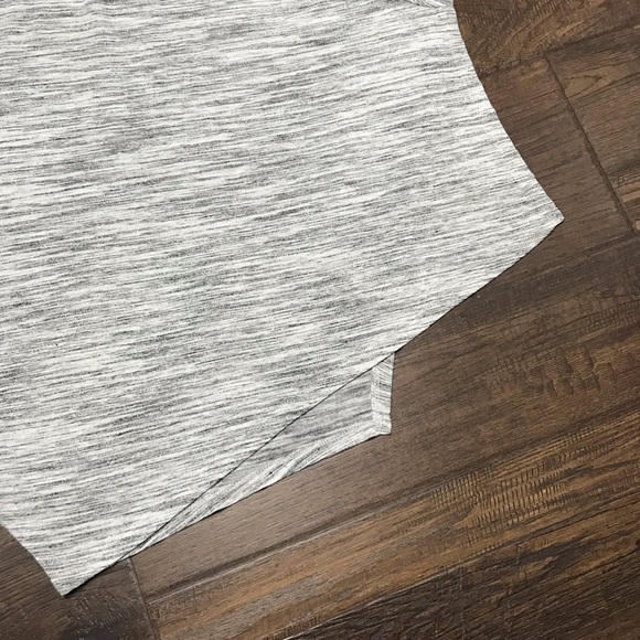 Vince Camuto Heathered Gray 3/4 Sleeve Flowy Tee - Picture 4 of 6